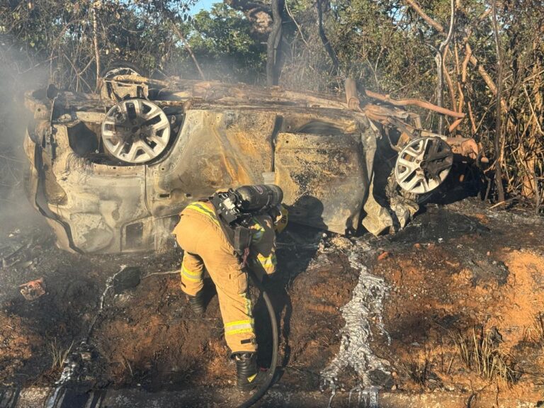 Duas pessoas morrem após acidente na MGC-135, em Mirabela - Foto: Divulgação/CBMMG