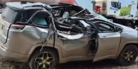 Bebê de 1 ano morre após eucalipto cair sobre carro na MG-444, em Capetinga Bebê de 1 ano morre após eucalipto cair sobre carro na MG-444, em Capetinga - Foto: Reprodução