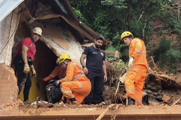 Veja como ajudar e onde doar para vítimas da chuvas na Zona da Mata Veja como ajudar e onde doar para vítimas da chuvas na Zona da Mata - Foto: Divulgação/PCMG