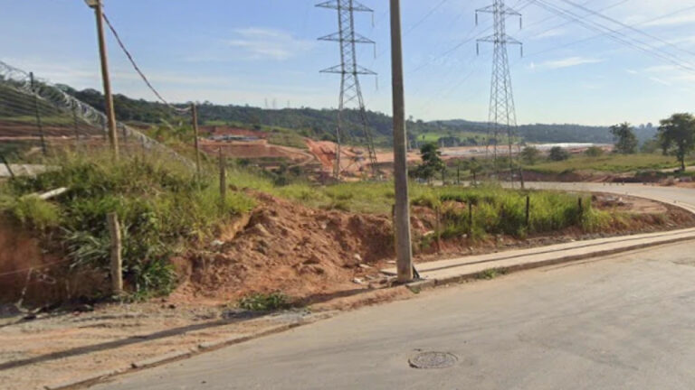 Homem é encontrado morto com sinais de violência em estrada de terra em Contagem - Foto: Reprodução
