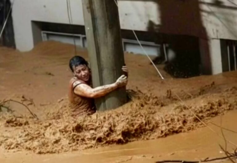 “Pedi a Deus para não morrer afogada”, diz mulher que sobreviveu à enchente em Ubá - Foto: Reprodução