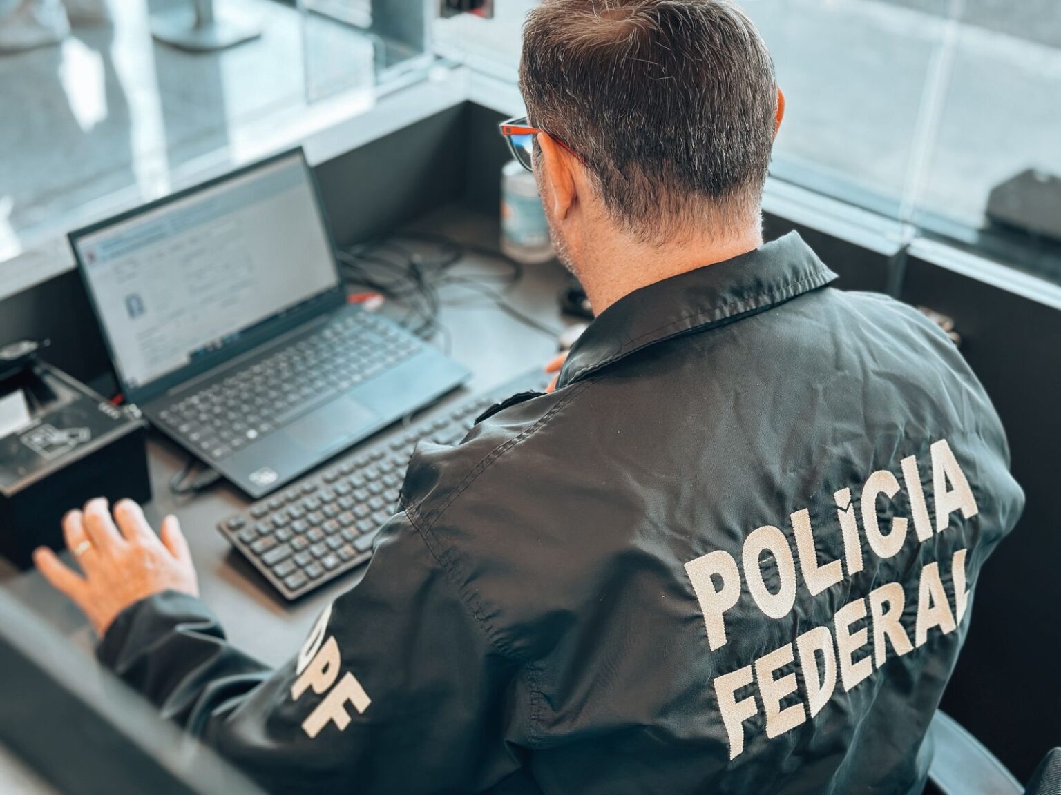 Três mineiros deportados dos EUA são presos ao desembarcarem em Confins - Foto: Divulgação/PF