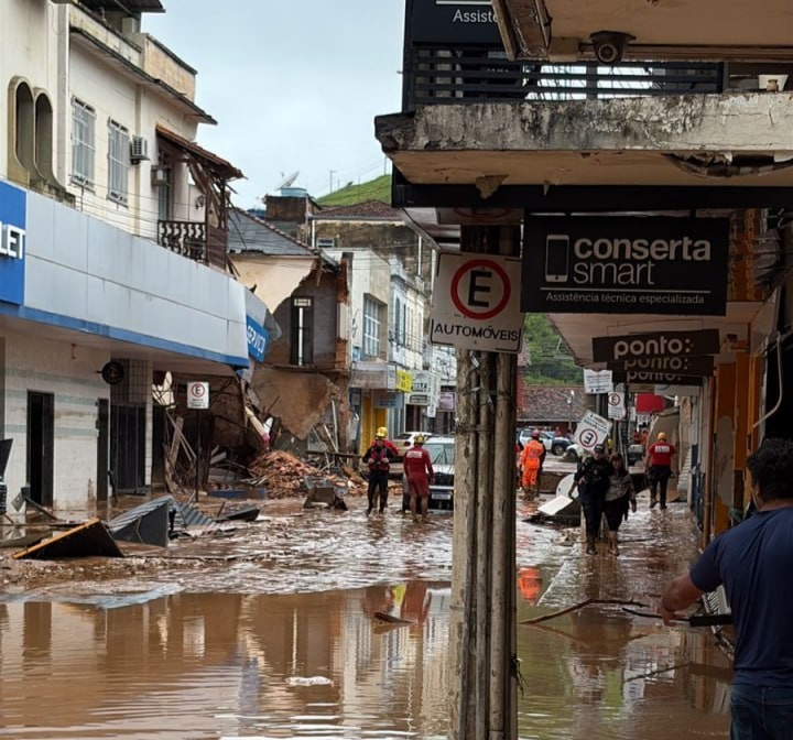 Chuva deixa 14 mortos e 440 desabrigados em Juiz de Fora - Foto: Divulgação/CBMMG