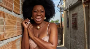 Sambista Adriana Araújo sofre aneurisma cerebral e é internada em estado grave em BH - Foto: Ronald Nascimento