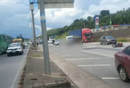 Motociclista morre após acidente com caminhão na MG-010, em BH - Foto: Reprodução/Redes Sociais