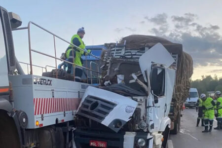 Acidente entre caminhão e carreta deixa um morto na BR-040, em Sete Lagoas - Foto: Reprodução