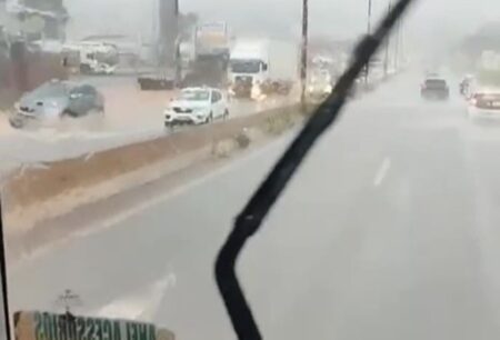 Chuva intensa provoca alagamento no Anel Rodoviário de BH - Foto: Reprodução