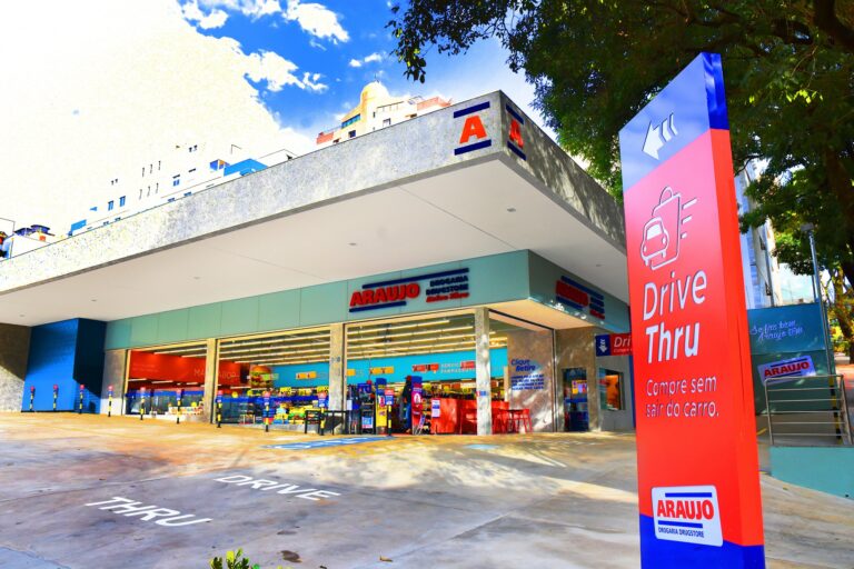 Drogaria Araujo planeja faturar R$ 8 bilhões até 2028 e abrir 150 novas lojas Drogaria Araujo planeja faturar R$ 8 bilhões até 2028 e abrir 150 novas lojas - Foto: Divulgação/Araujo