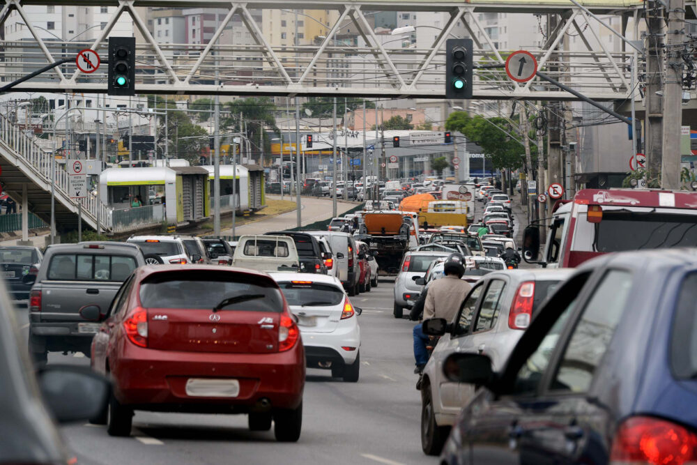 IPVA atrasado pode fazer seu carro ser apreendido em MG? Entenda a regra Como funciona a apreensão de veículo por IPVA atrasado em Minas Gerais - Foto: Gil Leonardi / Imprensa MG