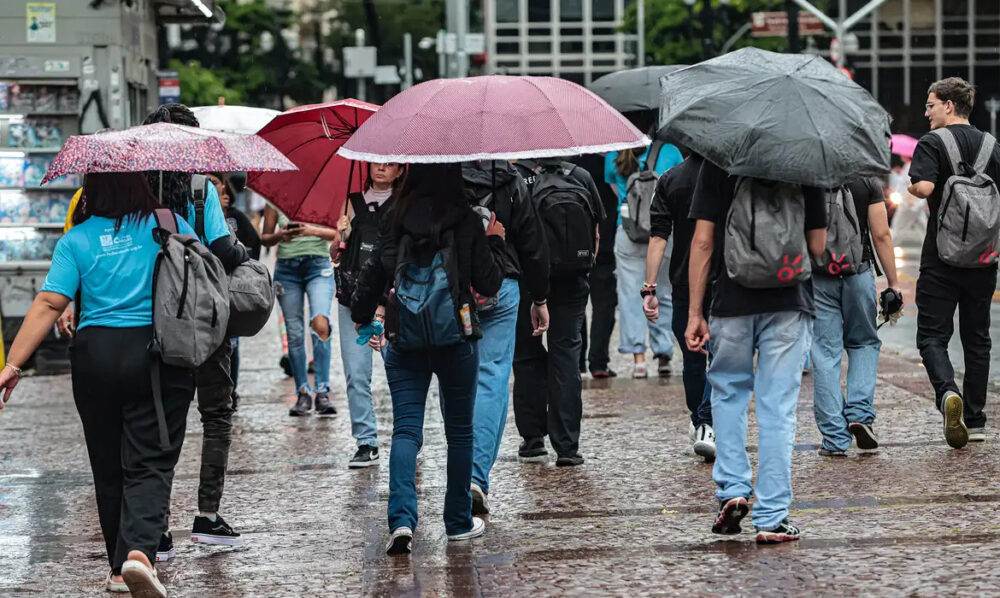 Chuva vai continuar em BH? Veja a previsão do tempo nesta quinta-feira (14) Chuva vai continuar em BH? Veja a previsão do tempo nesta quinta-feira (14) - Foto: Paulo Pinto/Agência Brasil