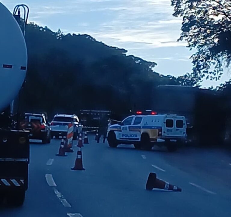 Homem morre após troca de tiros com a PM durante perseguição na Rodovia Fernão Dias - Foto: Reprodução/Redes Sociais