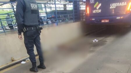 Idosa tem perna esmagada por ônibus em Uberaba - Foto: Reprodução/Redes Sociais