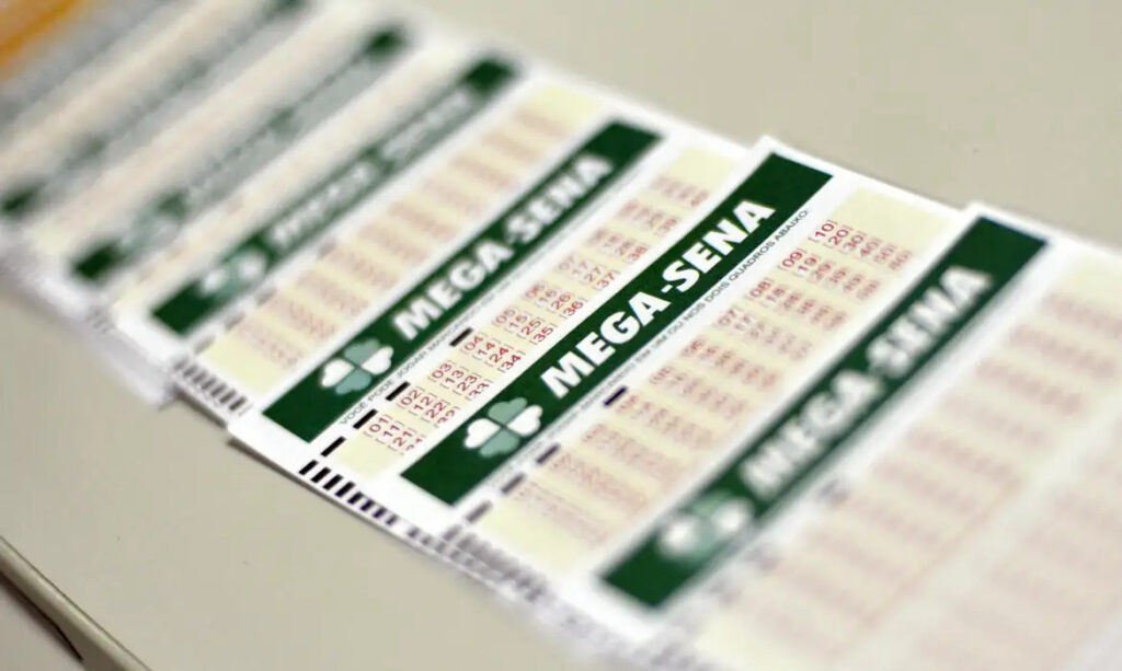 Mega-Sena 2998 acumula e Minas Gerais tem três apostas na quina - Foto: Marcello Casal Jr./Agência Brasil