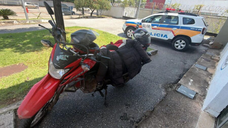 Motociclista por aplicativo é preso suspeito de estuprar passageira na Grande BH Motociclista por aplicativo é preso suspeito de estuprar passageira na Grande BH - Foto: Divulgação/PMMG