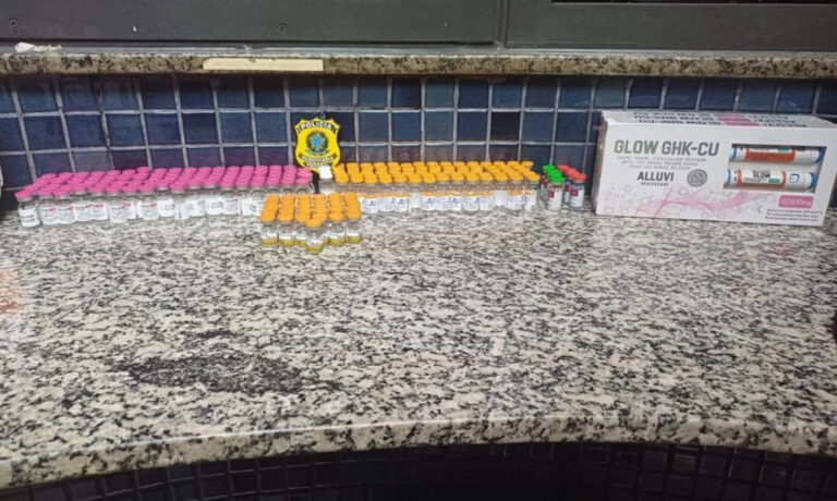 Homem é preso com quase 200 ampolas de medicamentos para emagrecimento na BR-262, em MG - Foto: Divulgação/PRF