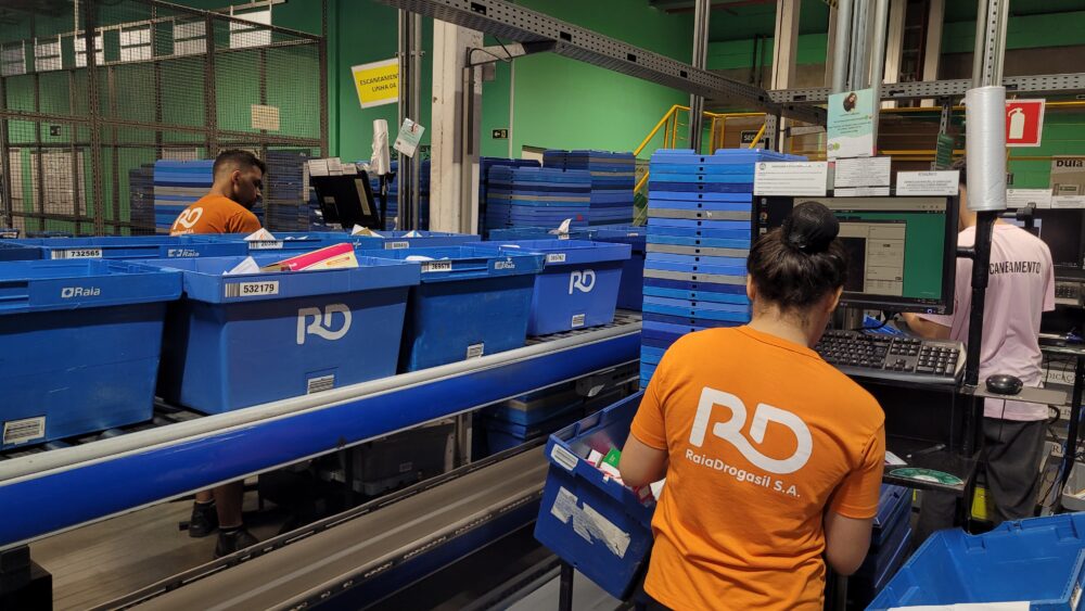 RD Saúde abre 120 vagas em Contagem com salários de até R$ 5,5 mil; veja como se candidatar - Foto: Divulgação/Centro de distribuição da Raia e da Drogasil