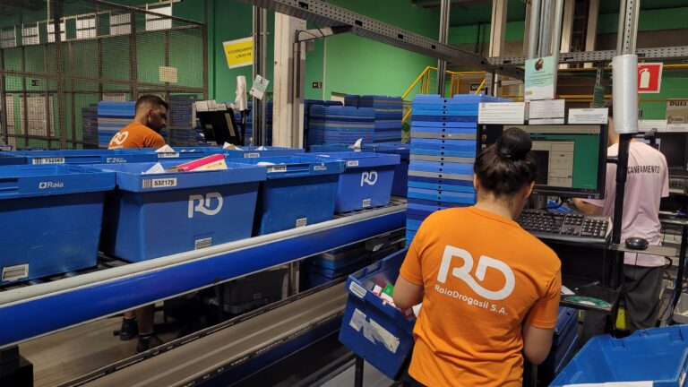 RD Saúde abre 120 vagas em Contagem com salários de até R$ 5,5 mil; veja como se candidatar - Foto: Divulgação/Centro de distribuição da Raia e da Drogasil