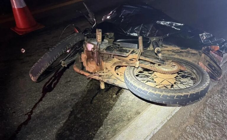 Motociclista morre após acidente com caminhão na BR-040, em MG - Foto: Divulgação/PRF