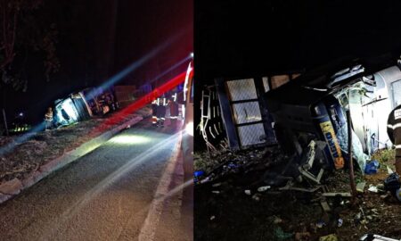Caminhão de gado tomba na BR-381 e deixa dois feridos em João Monlevade - Foto: Divulgação/Corpo de Bombeiros