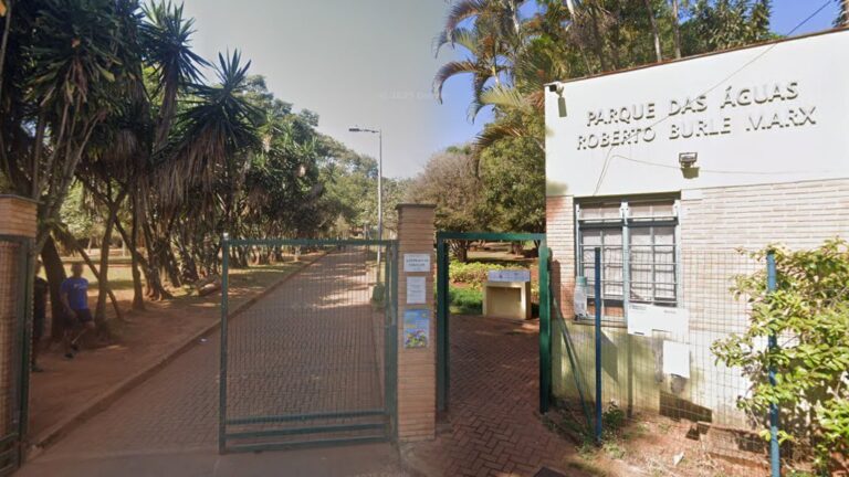Corpo de mulher é encontrado decapitado em parque no Barreiro, em BH - Foto: Reprodução/Google Street View