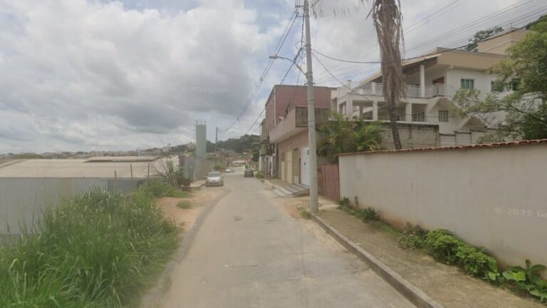 Bebê de 1 ano é encontrado morto dentro de casa em Betim - Foto: Reprodução/Google Street View