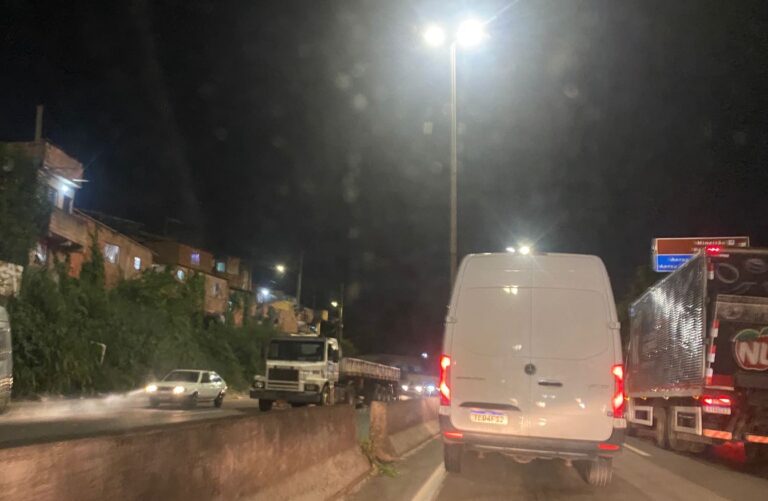 Passageira de moto por aplicativo morre em acidente no Anel Rodoviário, em BH - Foto: Por Dentro de Minas