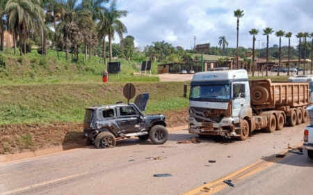 Acidente frontal entre carro e carreta mata motorista na BR-040, em Congonhas - Foto: Reprodução/Redes Sociais