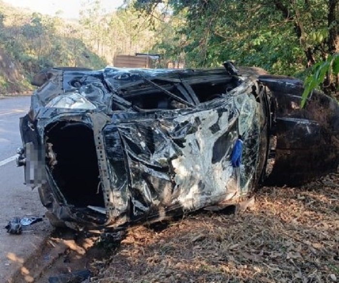 Três pessoas ficam feridas após acidente na BR-356, em Itabirito - Foto: Divulgação/CBMMG