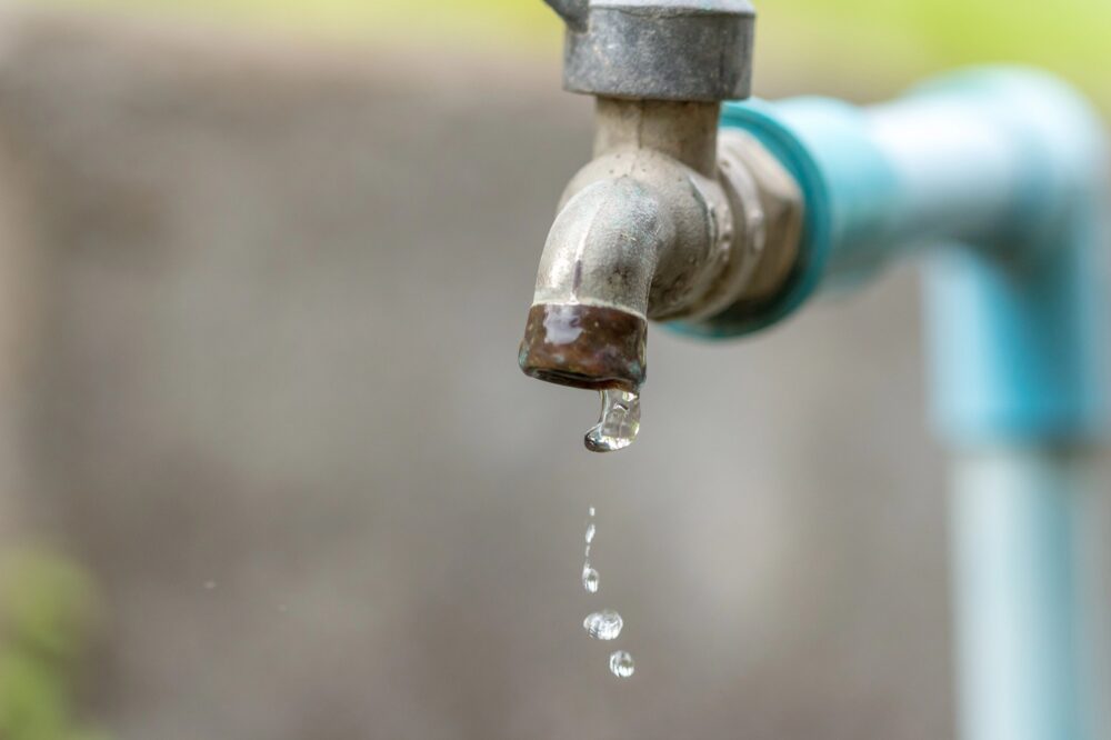 Manutenção afeta abastecimento de água em bairros da Grande BH - Foto: Divulgação/Depositphotos