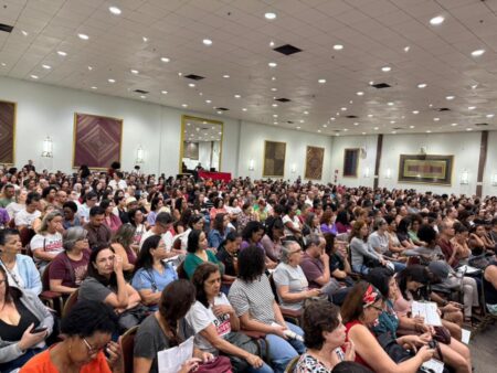 Professores mantêm greve e suspendem aulas na rede municipal de BH - Foto: Divulgação/Sind-Rede