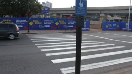 BH instala botoeiras em semáforos na Avenida Cristiano Machado para aumentar segurança de pedestres - Foto: Divulgação/Fabiano Domingues