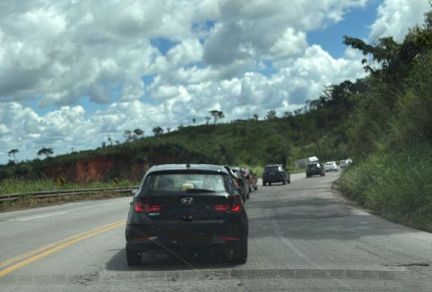 AO VIVO: trânsito na volta do feriado de Páscoa nas rodovias BRs 040 e 381 em MG - Foto: Reprodução/Redes Sociais