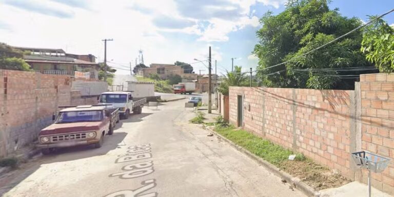 Mulher que matou marido com facada em Ibirité é liberada após alegar legítima defesa - Foto: Reprodução/Google Street View