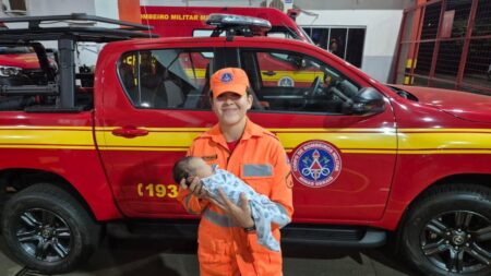 Bombeiros salvam bebê de 11 dias engasgado em Ituiutaba - Foto: Divulgação/Corpo de Bombeiros