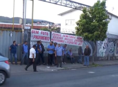 Funcionários da TransOeste protestam por salários atrasados e afetam circulação de ônibus em BH - Foto: Reprodução