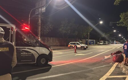 Torcedor do Cruzeiro morre atropelado por ônibus ao sair de jogo no Mineirão, em BH Torcedor do Cruzeiro morre atropelado por ônibus ao sair de jogo no Mineirão, em BH - Foto: Maic Costa/Central da Toca