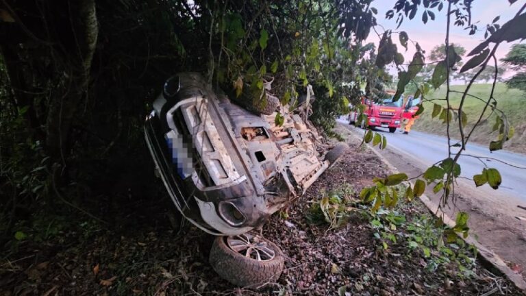 Adolescente de 16 anos morre em acidente na MG-164, em Itapecerica Adolescente de 16 anos morre em acidente na MG-164, em Itapecerica - Foto: Divulgação/CBMMG