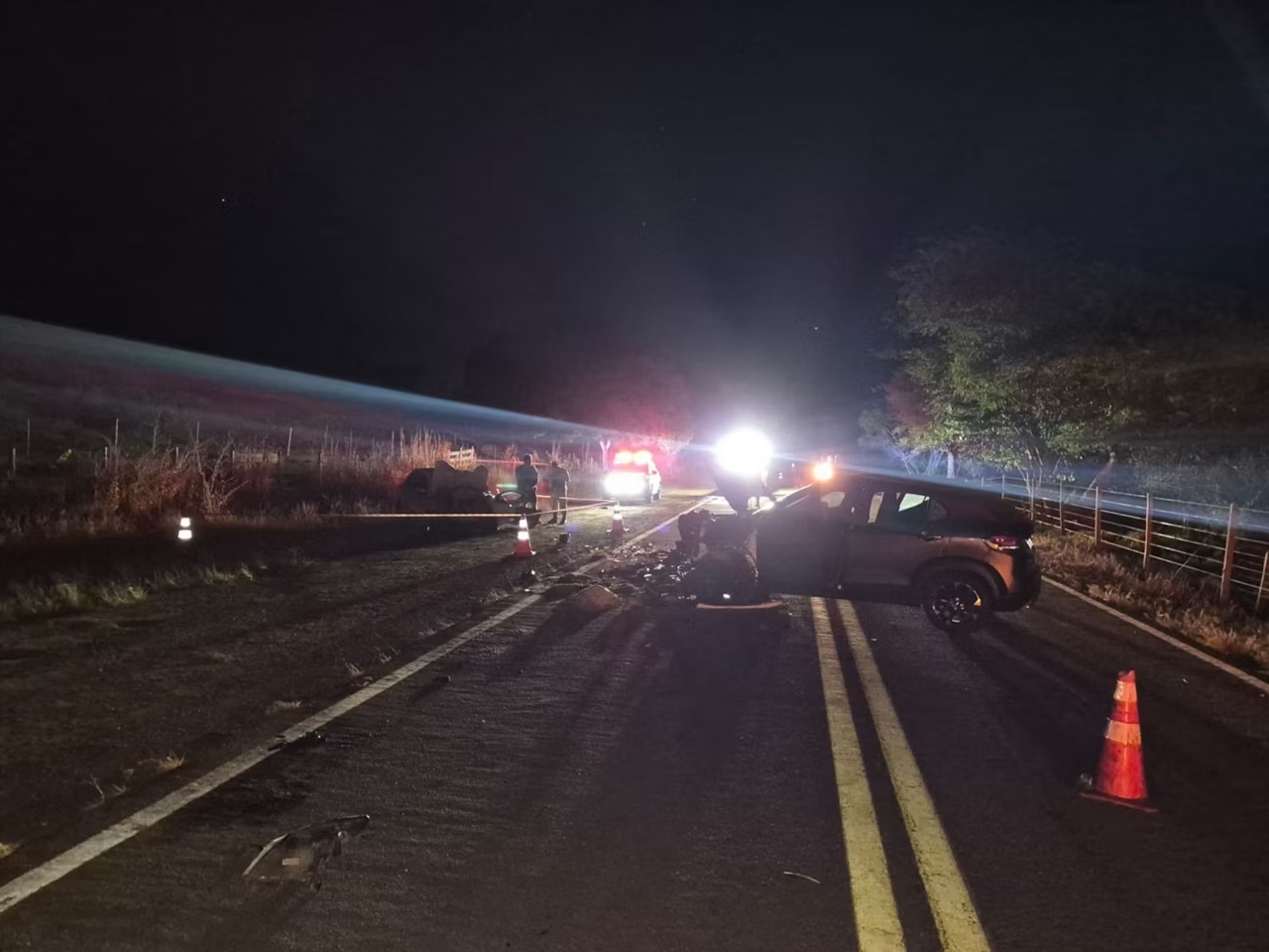 Mãe morre e filha adolescente fica ferida em batida frontal na MGC-120, em Guanhães Mãe morre e filha adolescente fica ferida em batida frontal na MGC-120, em Guanhães - Foto: Divulgação/CBMMG