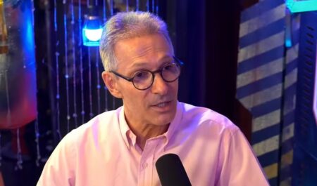 Zema defende que crianças possam trabalhar e critica proibição no Brasil - Foto: Reprodução/Inteligência Ltda
