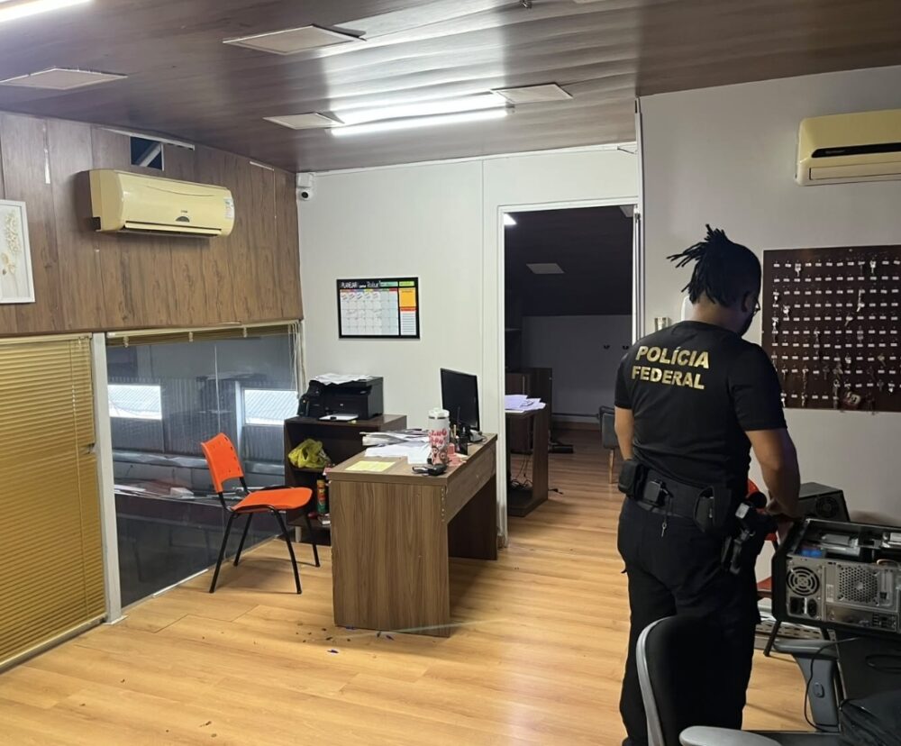 PF faz operação contra grupo suspeito de promover migração ilegal de brasileiros para os EUA - Foto: Divulgação/Polícia Federal
