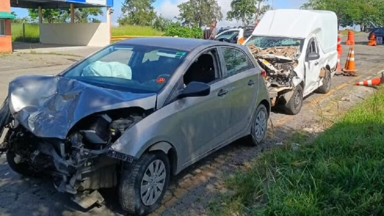 Acidente com quatro veículos deixa cinco feridos na BR-040 em Juiz de Fora - Foto: Reprodução