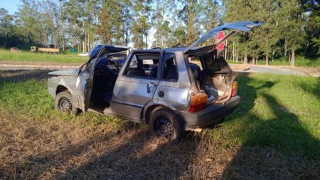 Carro capota e uma pessoa morre na BR-040, em Carandaí - Foto: Divulgação/Carandaí Online