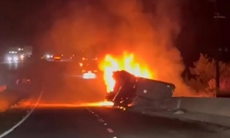 Rodovia Fernão Dias: Carreta tomba e provoca mais de 30 km de congestionamento - Foto: Reprodução/Redes Sociais