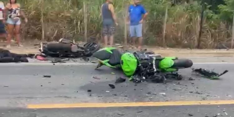 Dois motociclistas morrem em acidente frontal na BR-381, em Governador Valadares - Foto: Reprodução