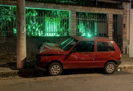 Motorista morre após levar soco de motociclista e bater em poste em Venda Nova - Foto: Reprodução