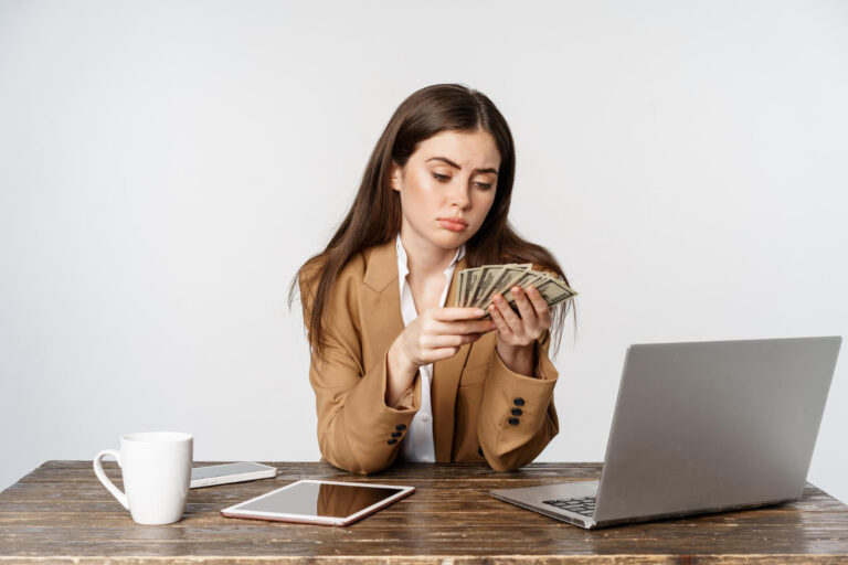 Como a carteira assinada pode facilitar sua vida financeira - Foto: Divulgação/Freepik
