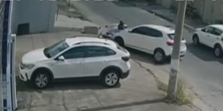 Homem é morto com tiros de fuzil em Contagem, na Grande BH - Foto: Reprodução/Câmera de segurança