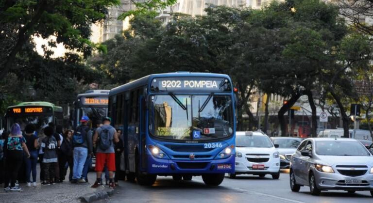 Idosa de 80 anos morre atropelada por ônibus no Centro de BH - Foto: Divulgação/PBH