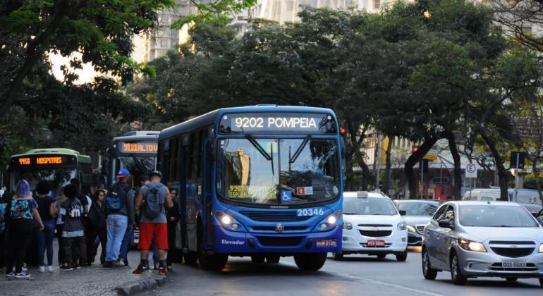 Idosa de 80 anos morre atropelada por ônibus no Centro de BH - Foto: Divulgação/PBH