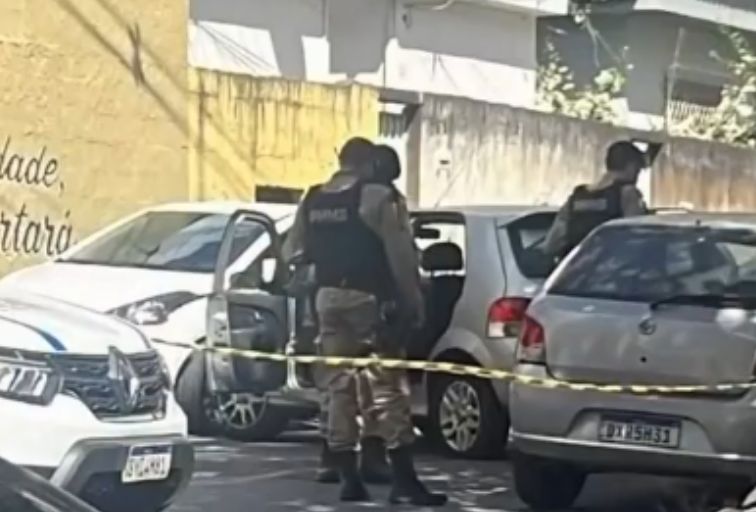 Perseguição policial termina em acidente e suspeito baleado no Barreiro, em BH - Foto: Reprodução/Redes Sociais